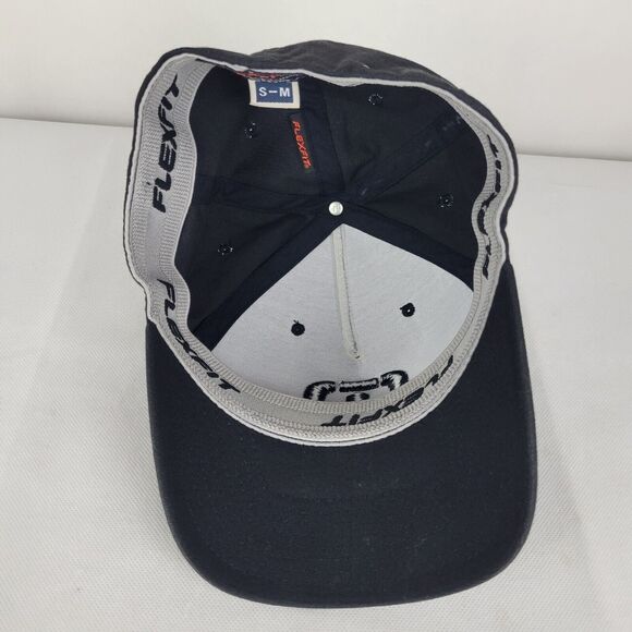 Travis Mathew Golf Hat Cap Men S/M FlexFit Black Monochrome Logo Stretch Yupoong - Picture 7 of 9